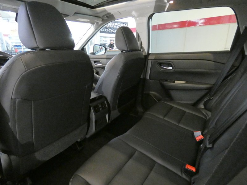 Used 2023 WHITE Nissan FWD SL image 22
