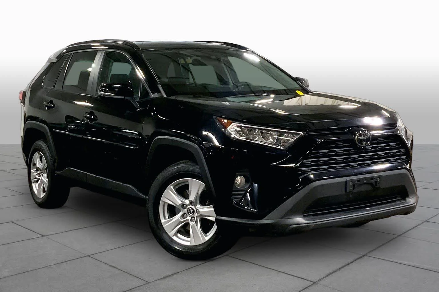 Used 2020 Midnight Black Metallic Toyota XLE image 3