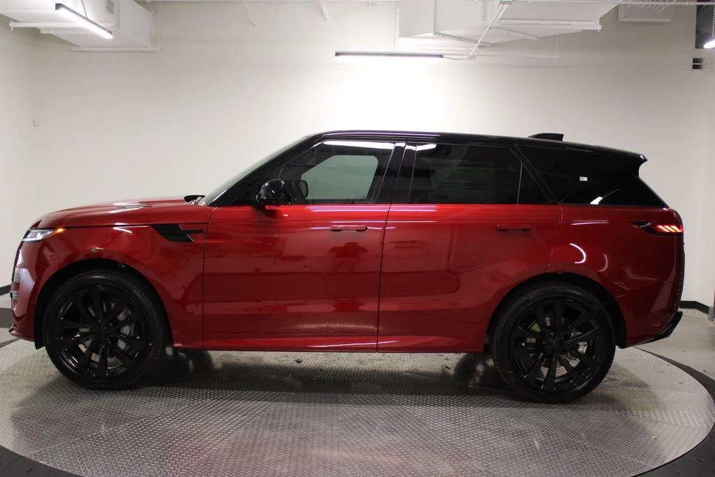 New 2026 Firenze Red Land Rover Dynamic SE image 2