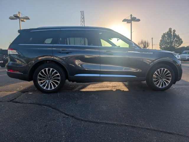 Used 2022 Blue Metallic Lincoln Reserve image 6