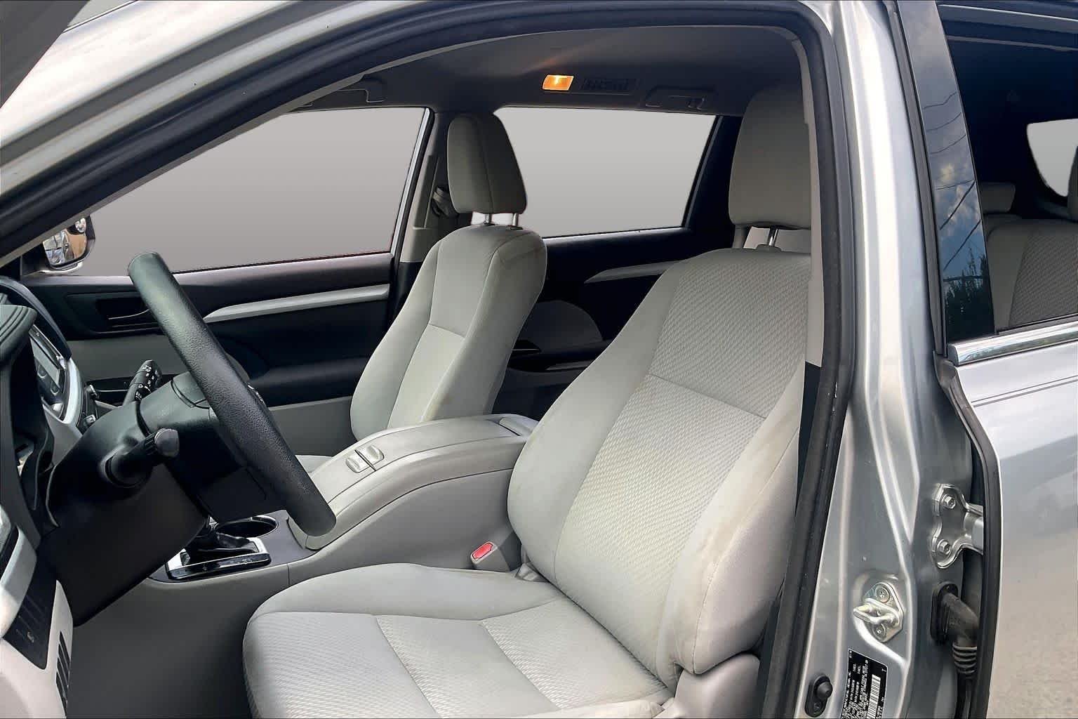 Used 2018 Celestial Silver Metallic Toyota LE image 8