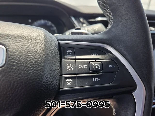 Used 2023 Red Jeep Altitude image 24