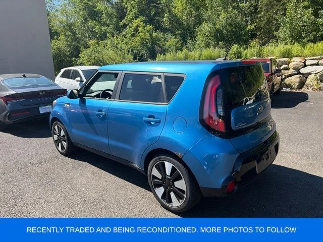Used 2016 Blue Kia Plus image 4
