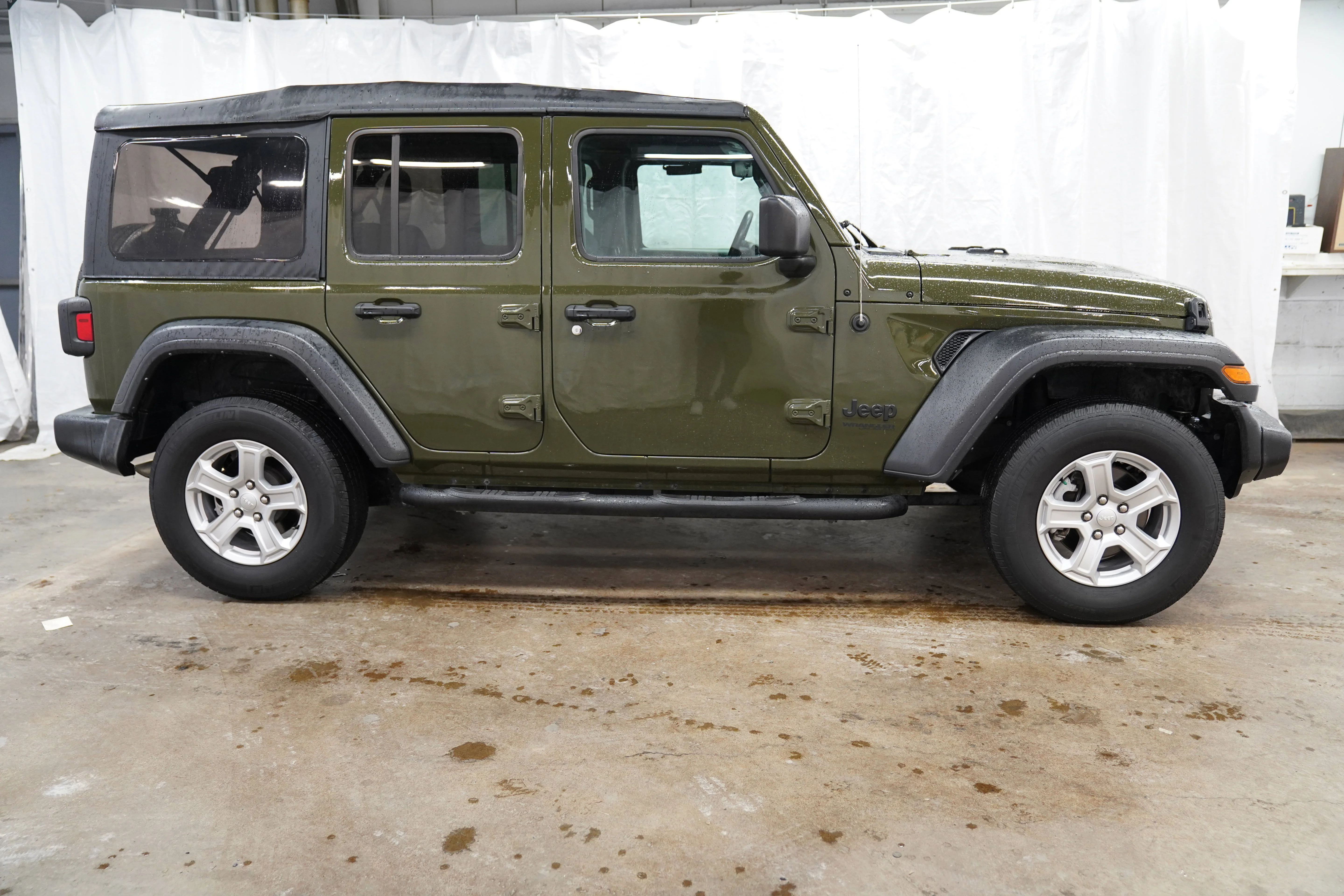 Used 2022 Sarge Green Clearcoat Jeep Unlimited Sport S image 2