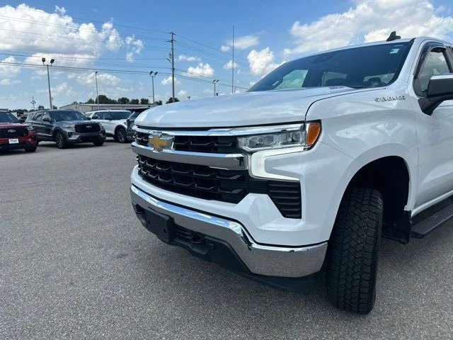 Used 2022 Summit White Chevrolet LT image 31