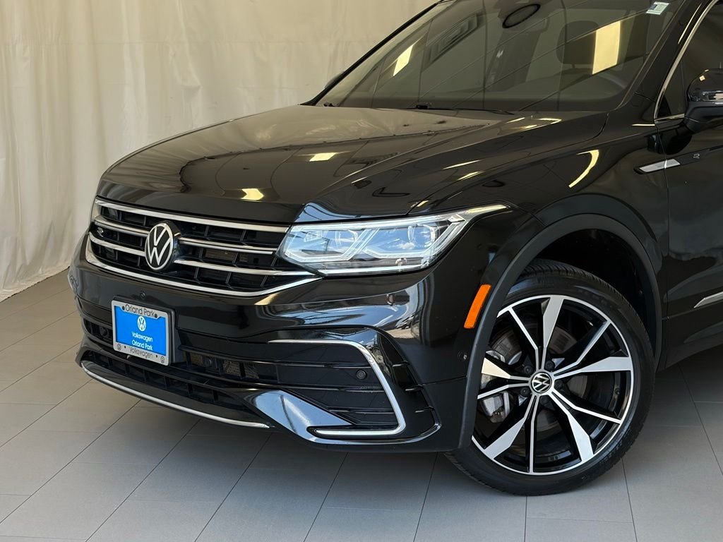 Certified Used 2023 Deep Black Volkswagen 2.0T SEL R-Line image 2