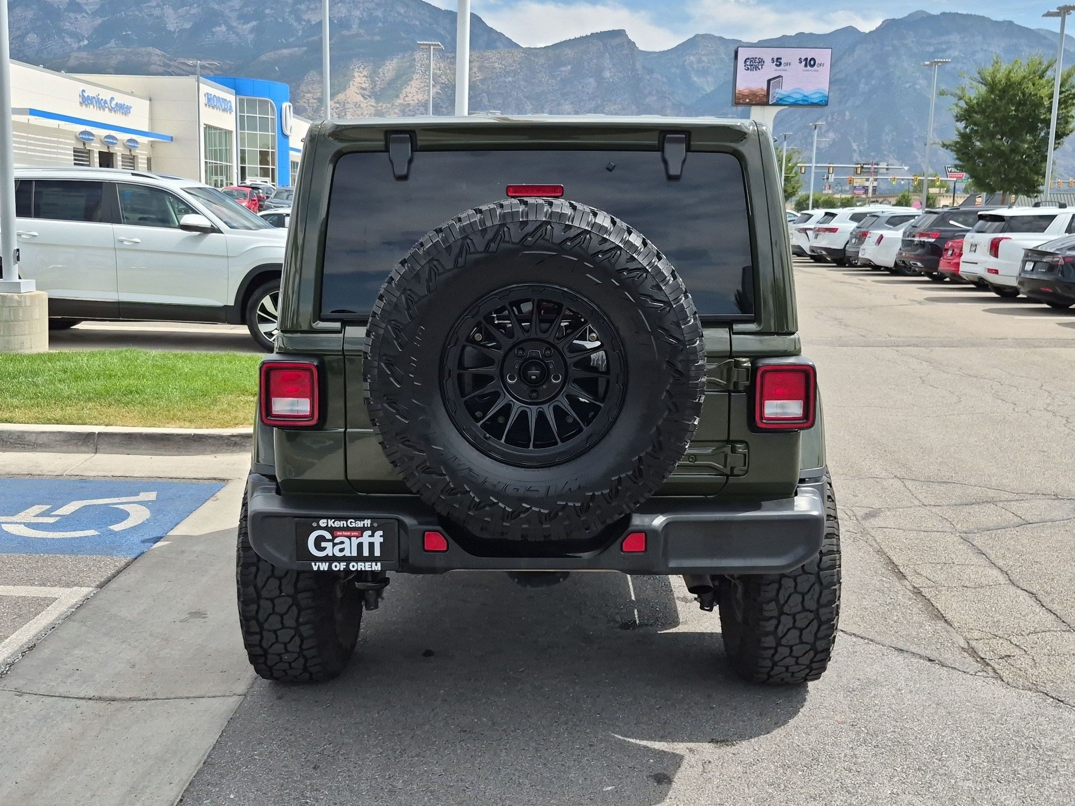 Used 2022 Sarge Green Clearcoat Jeep Unlimited Sahara image 4