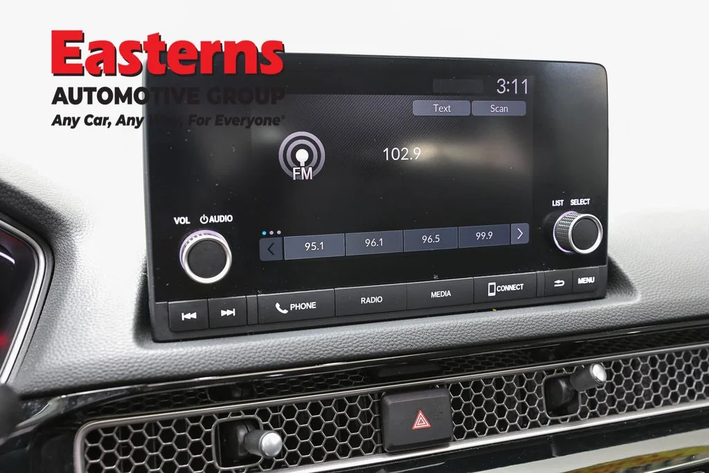Used 2023 White Honda EX-L image 18