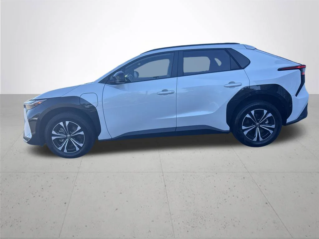 Used 2024 Beige Toyota XLE image 11