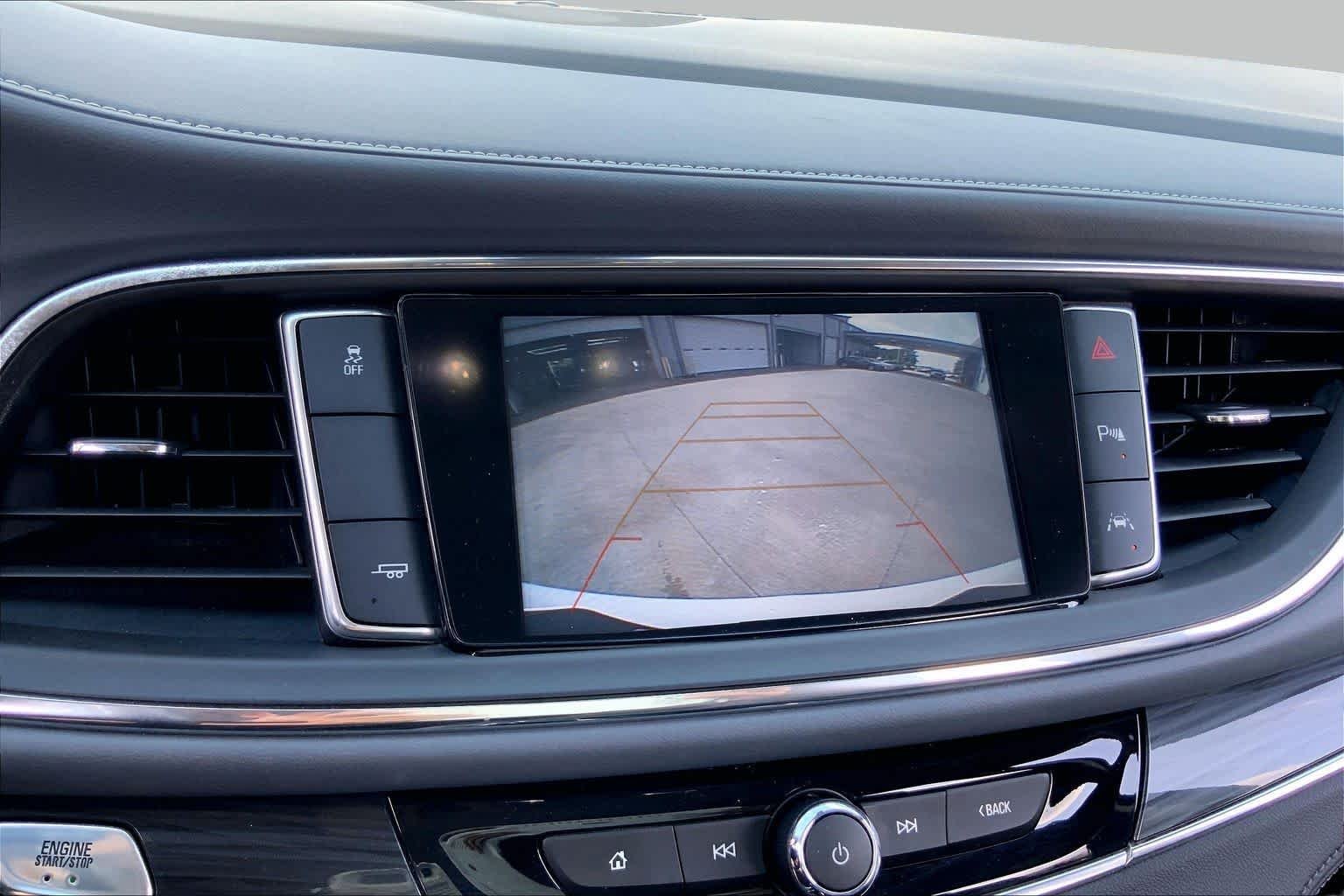 Used 2018 White Frost Tricoat Buick Premium image 26