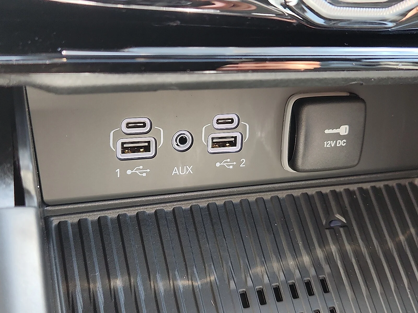 New 2027 High-Gloss Black Paint Jeep LAREDO ALTITUDE 4X4 image 15