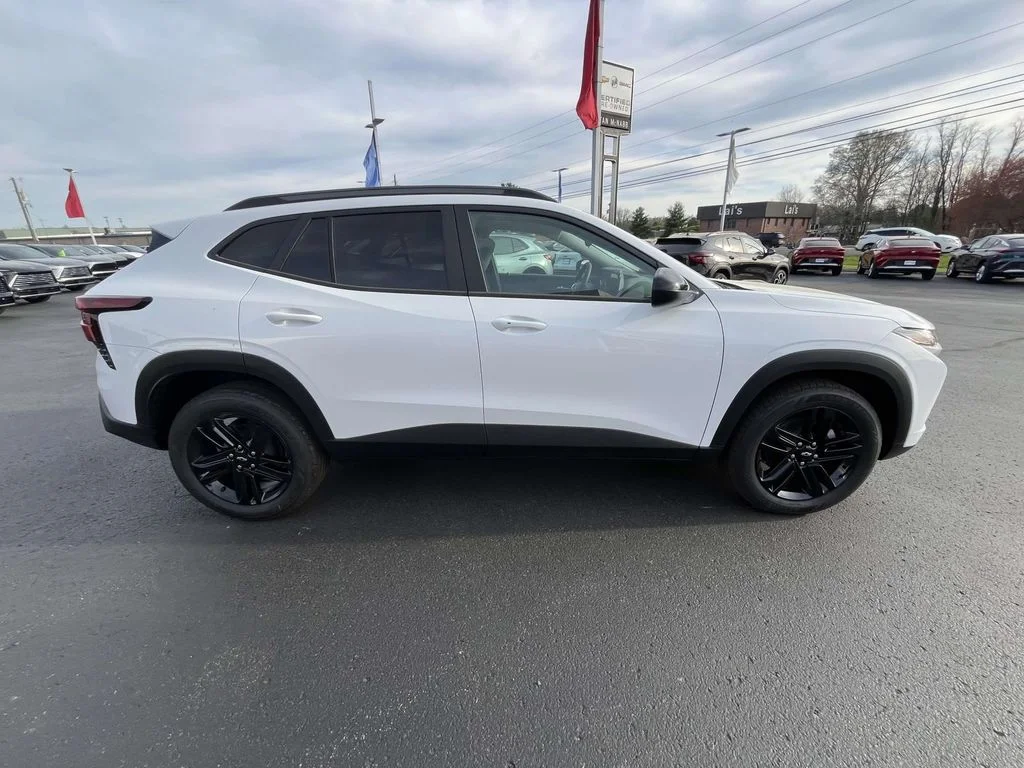 2026 Chevrolet Trax Activ - Photo 8