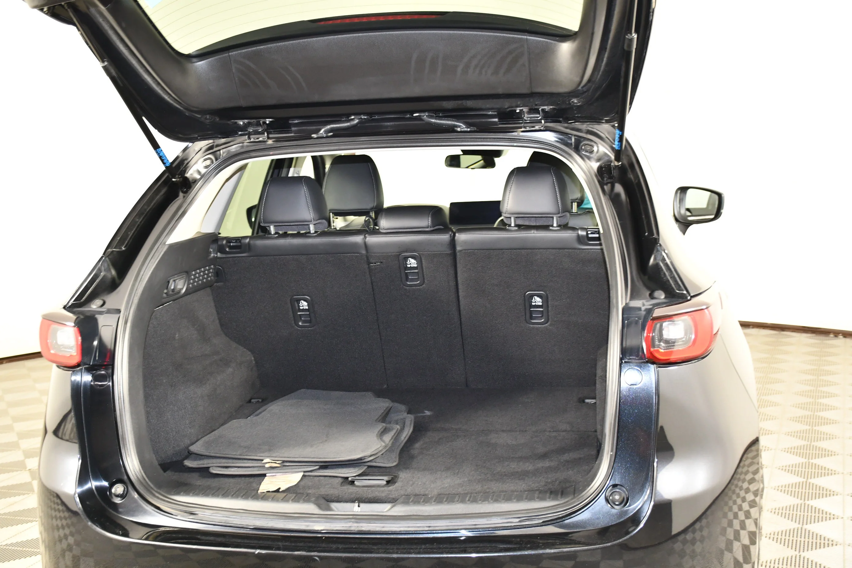 Used 2024 Jet Black Mica Mazda 2.5 S Select Package image 38