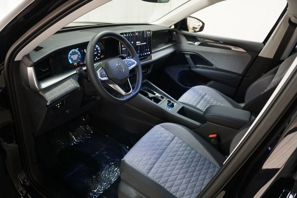 New 2026 Black Volkswagen 2.0T S image 9