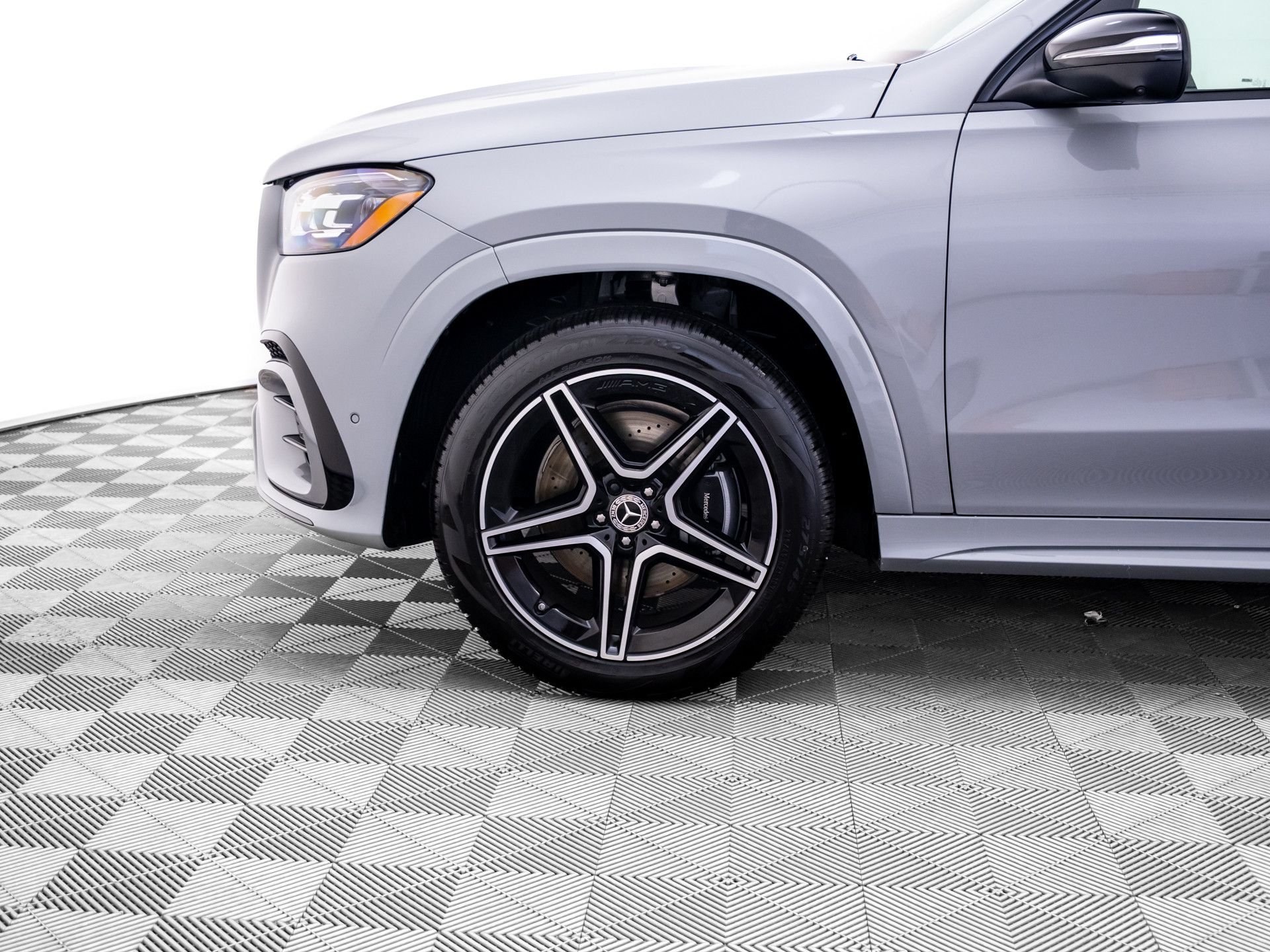 New 2026 MANUFAKTUR Alpine Grey Mercedes-Benz GLS 450 image 38