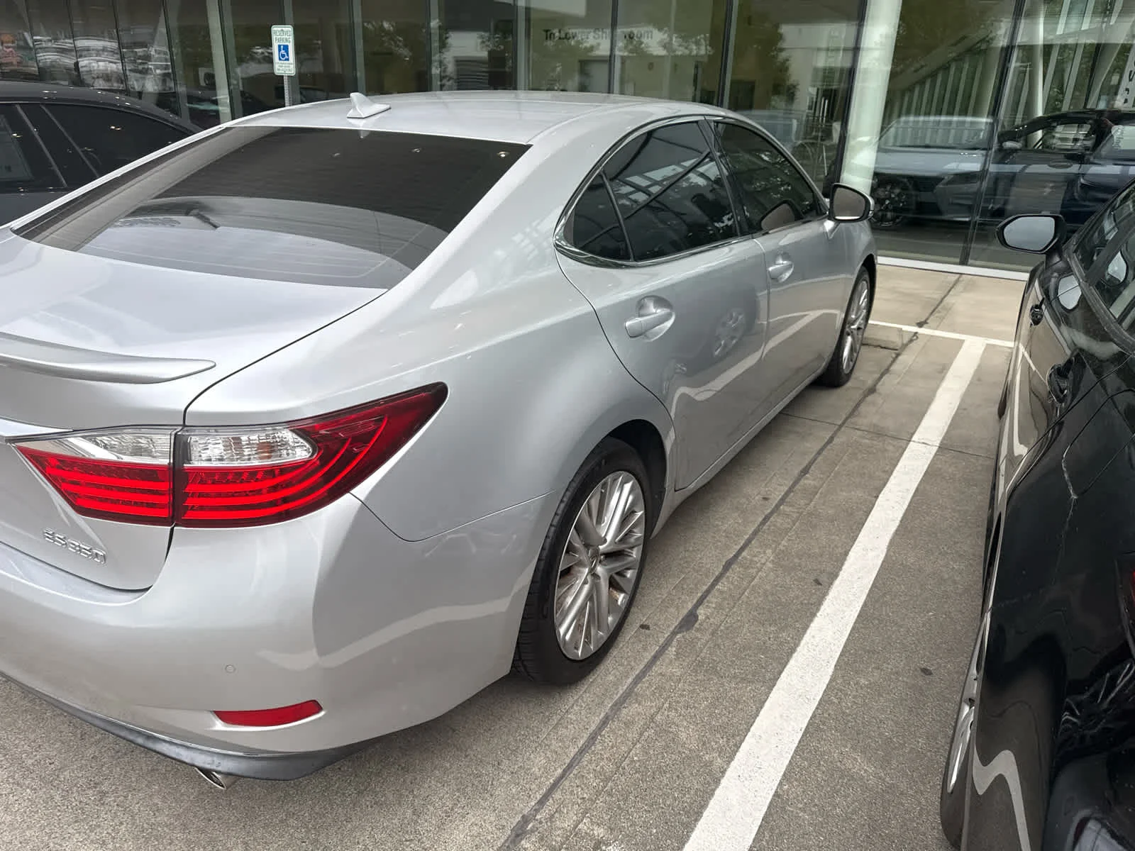 Used 2013 Silver Lining Metallic Lexus 4dr Sdn image 3