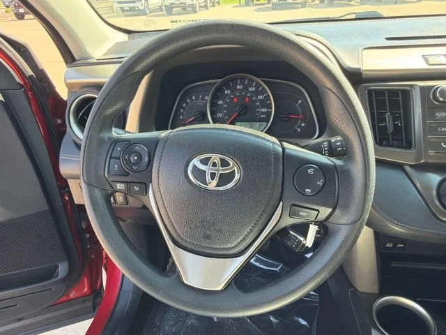 Used 2014 Red Toyota LE image 15
