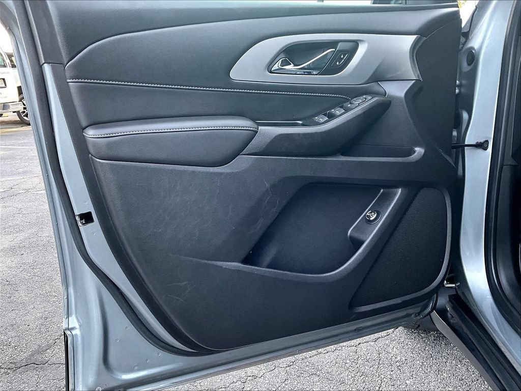 Used 2023 STERLING GRAY METALLIC Chevrolet LT Leather image 9