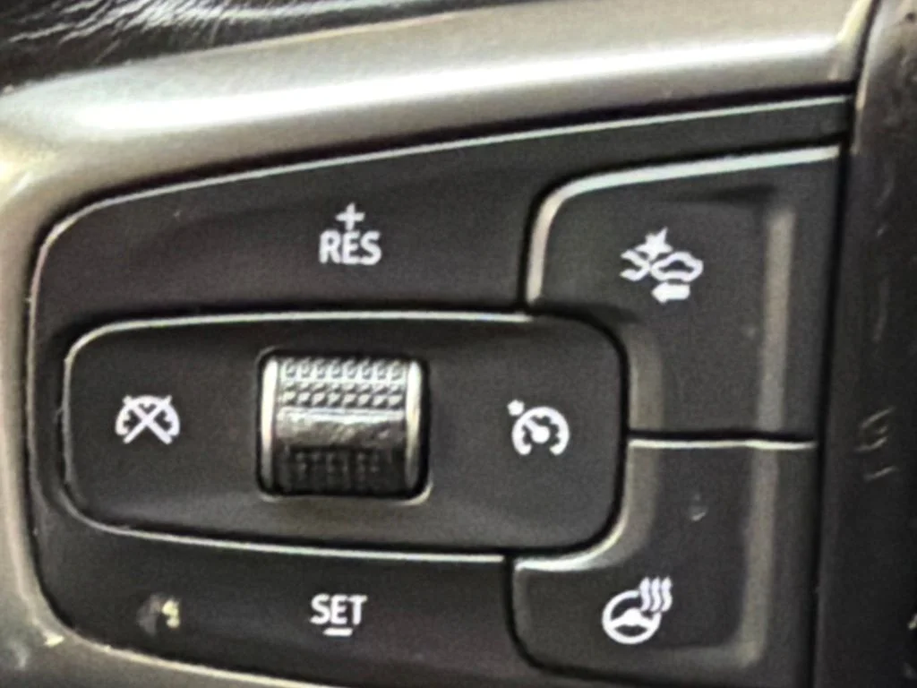 Used 2021 Black Chevrolet Z71 image 24