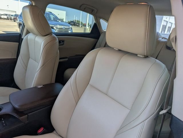 Used 2017  Toyota XLE image 10