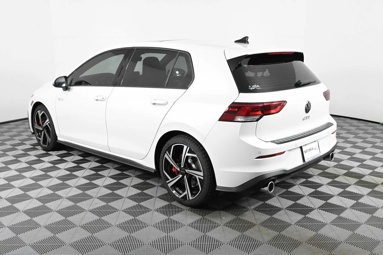 New 2026 Opal White Pearl Volkswagen SE image 7