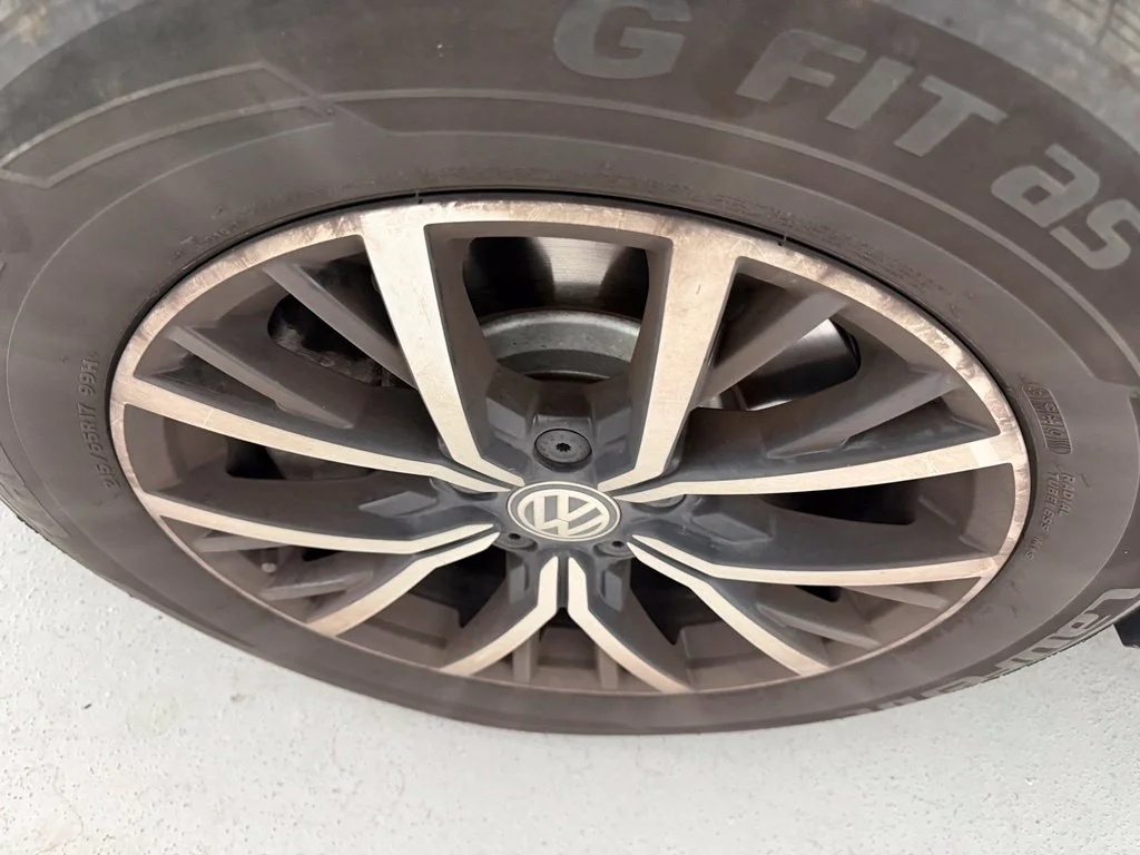 Used 2021 Gray Volkswagen 2.0T SE image 9