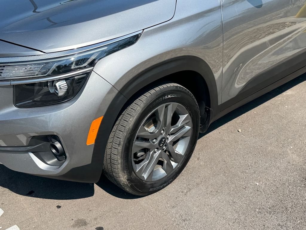 Used 2021 Gray Kia S image 4
