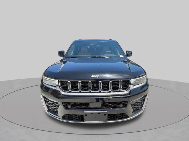 New 2026 Diamond Black Crystal Pearl-Coat Exterior Paint Jeep Summit image 9