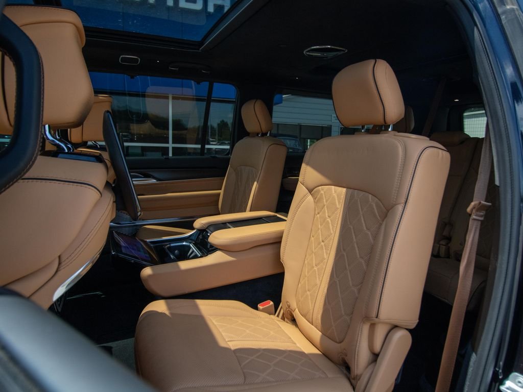Used 2025 Black Jeep Series III image 9