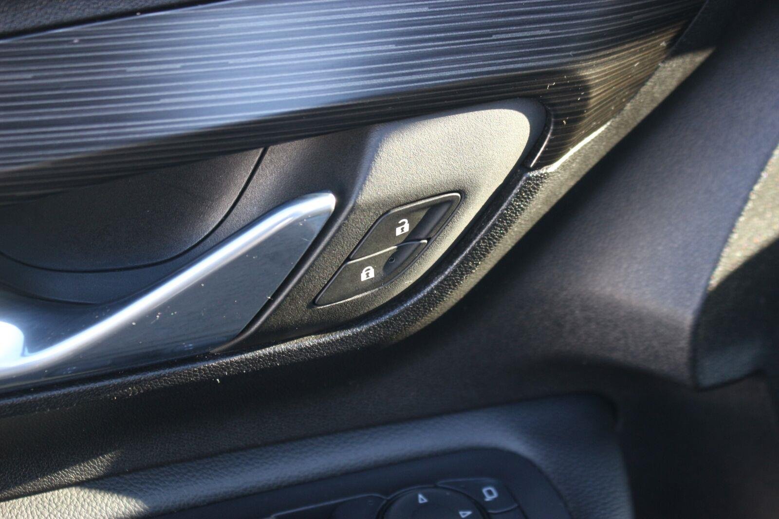 Used 2024 Sterling Metallic GMC SLE image 14