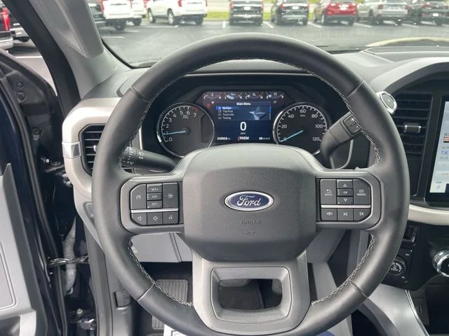 Used 2023 Blue Ford XLT image 18