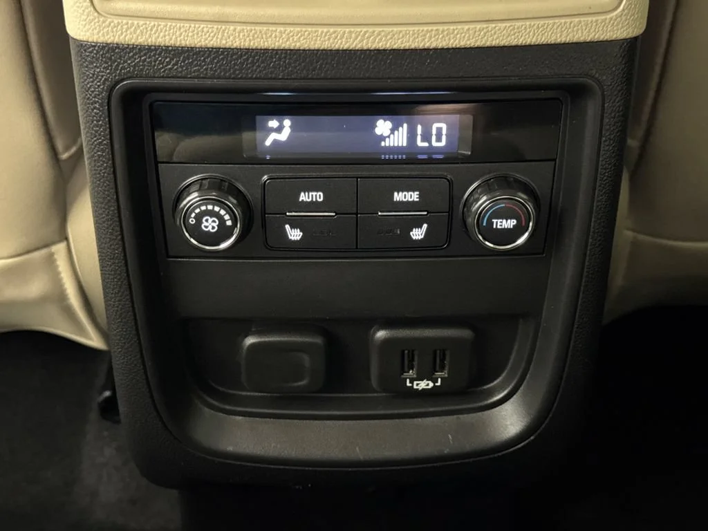 Used 2020 SUMMIT WHITE Buick Premium image 14