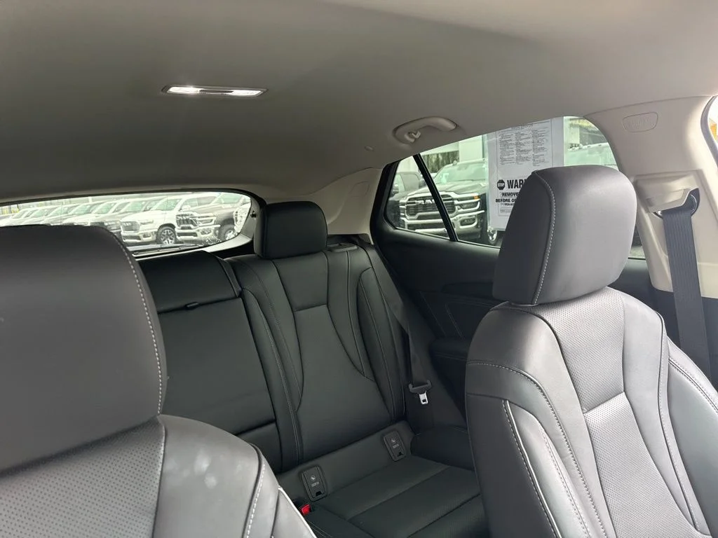 Used 2023 White Buick Essence image 37