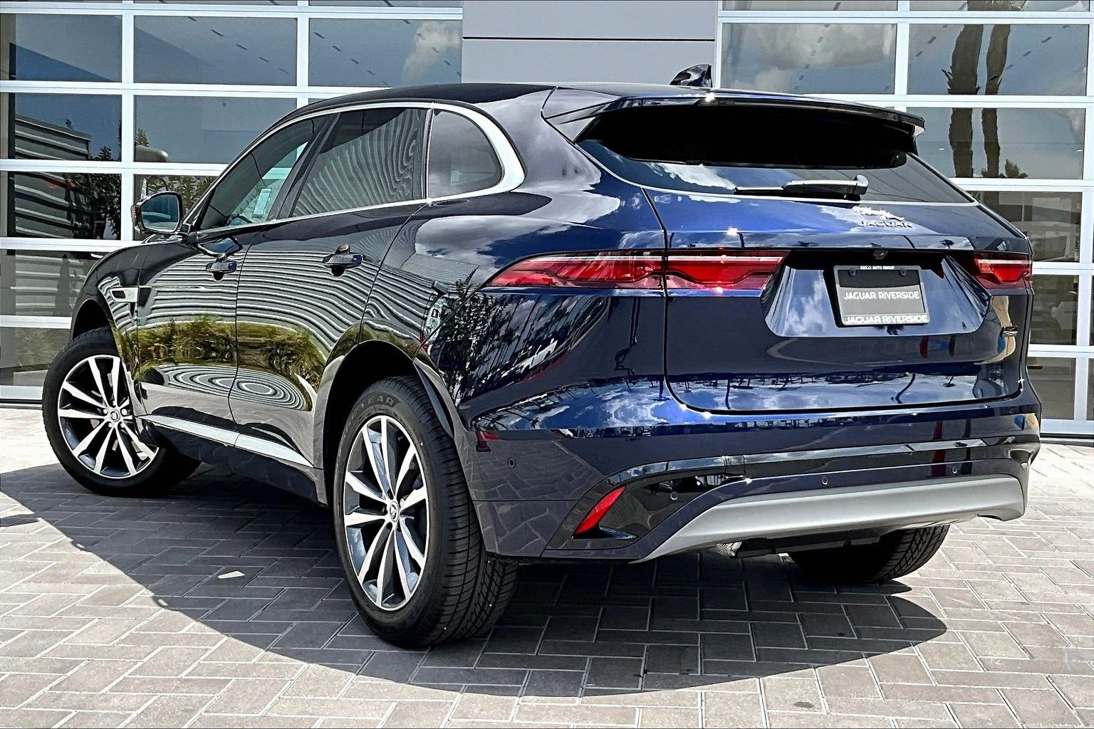 2026 Jaguar F-Pace R-Dynamic S - Photo 3