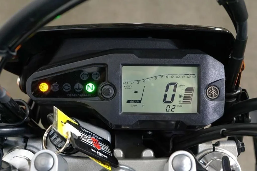 New 2026 BLACK Yamaha 125R image 8