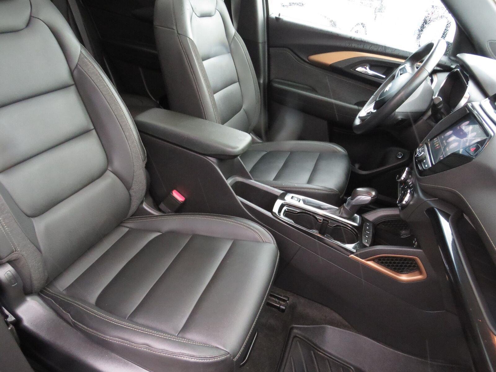 Used 2022 Mosaic Black Metallic Chevrolet ACTIV image 18