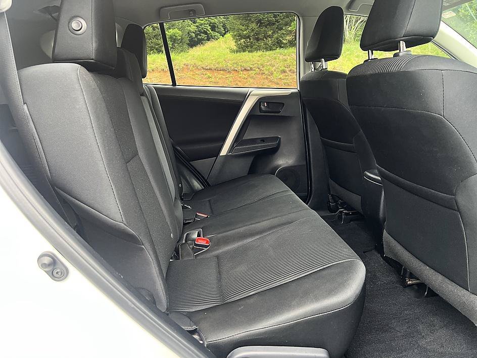Used 2015 Super White Toyota LE image 20