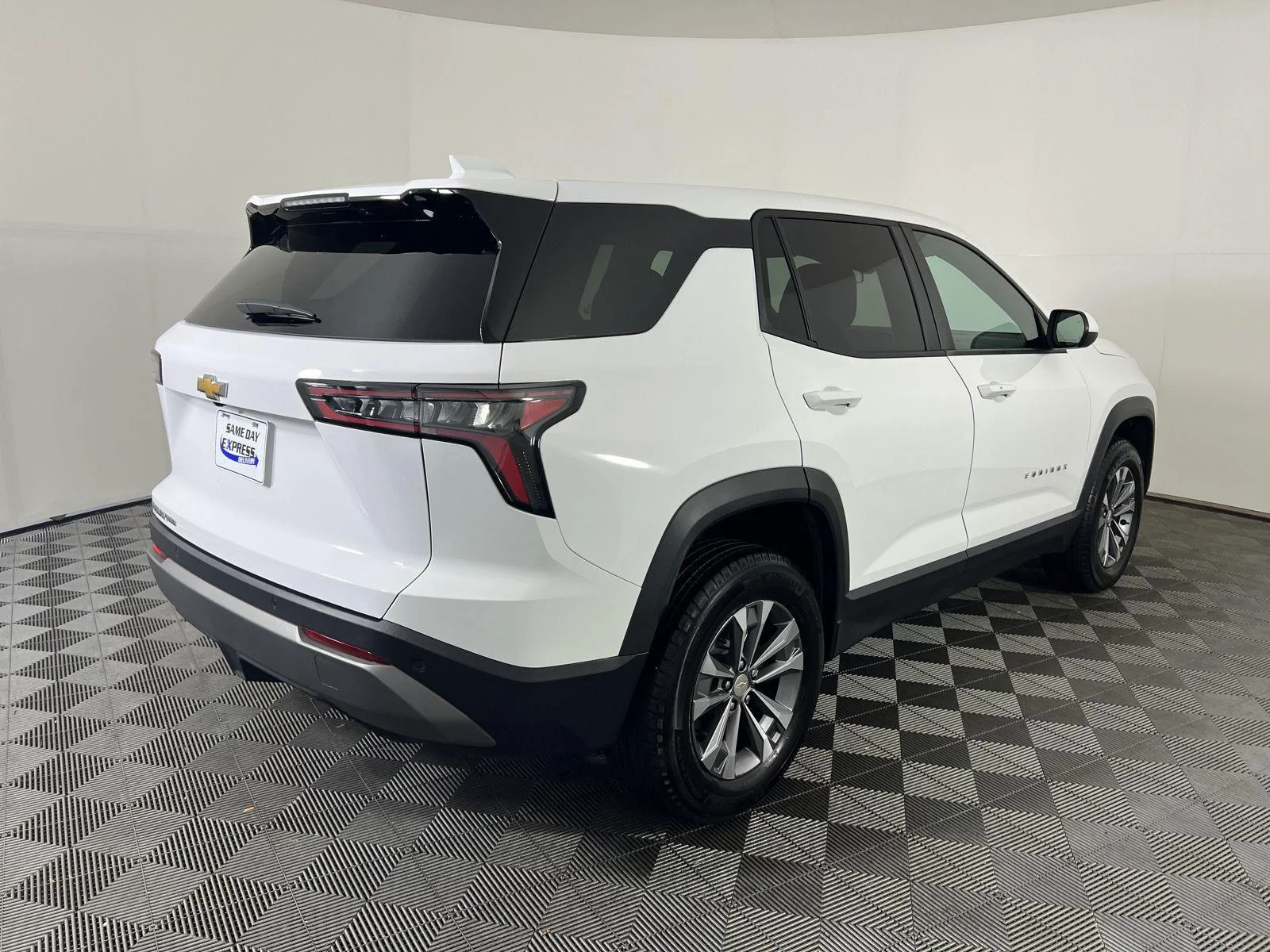 Used 2025 Summit White Chevrolet AWD LT image 23