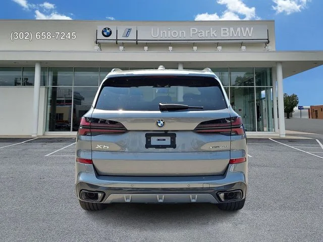 New 2026 Skyscraper Grey Metallic BMW xDrive40i image 5
