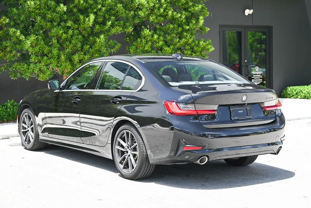 Used 2019 Black BMW 330i image 4
