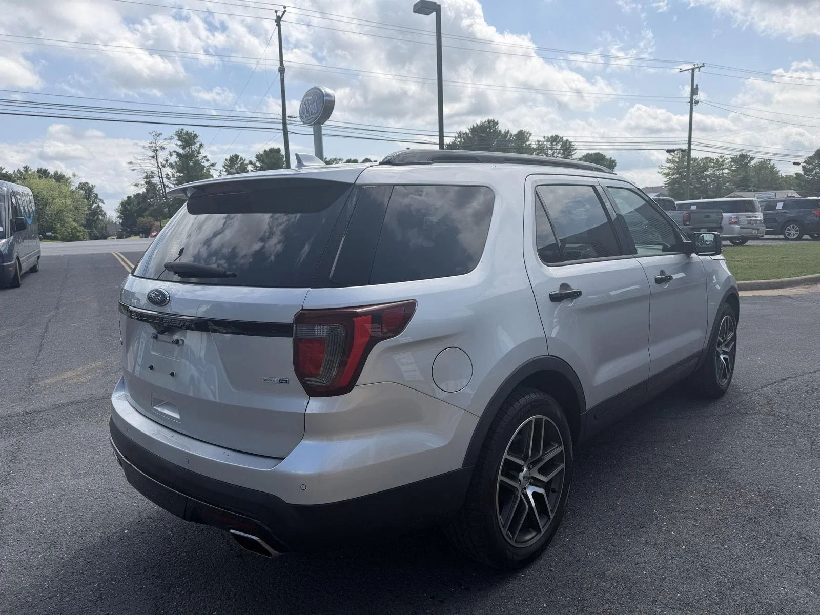 Used 2016 Ingot Silver Ford Sport image 4