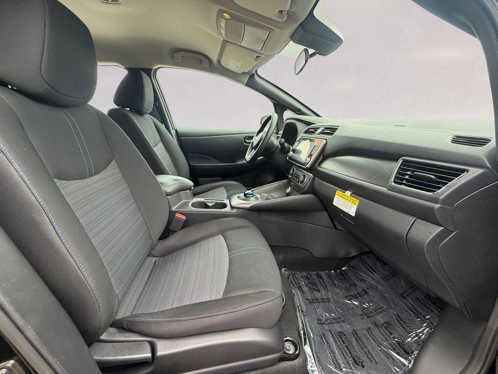 Used 2023 Black Nissan S image 17
