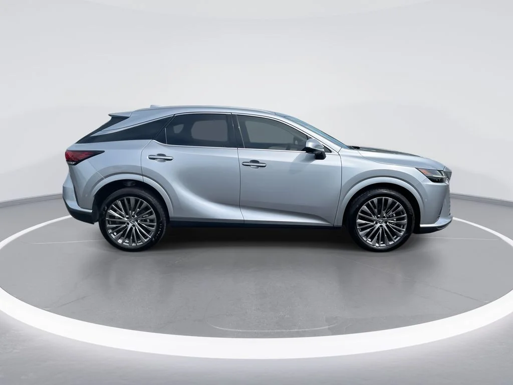 Used 2023 Silver Lexus 350 Luxury image 9