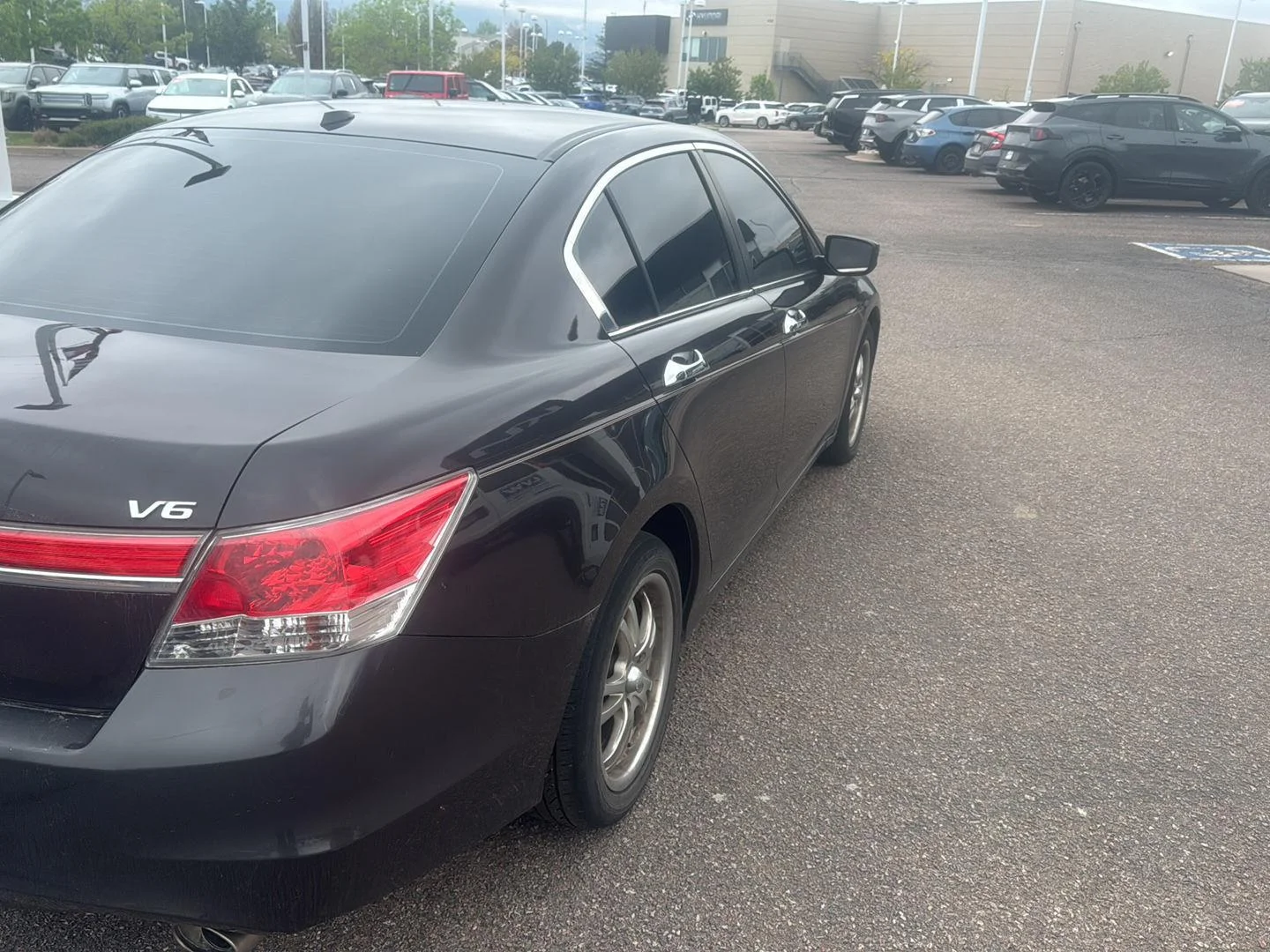 Used 2011 Dark Amber Metallic Honda EX-L image 4