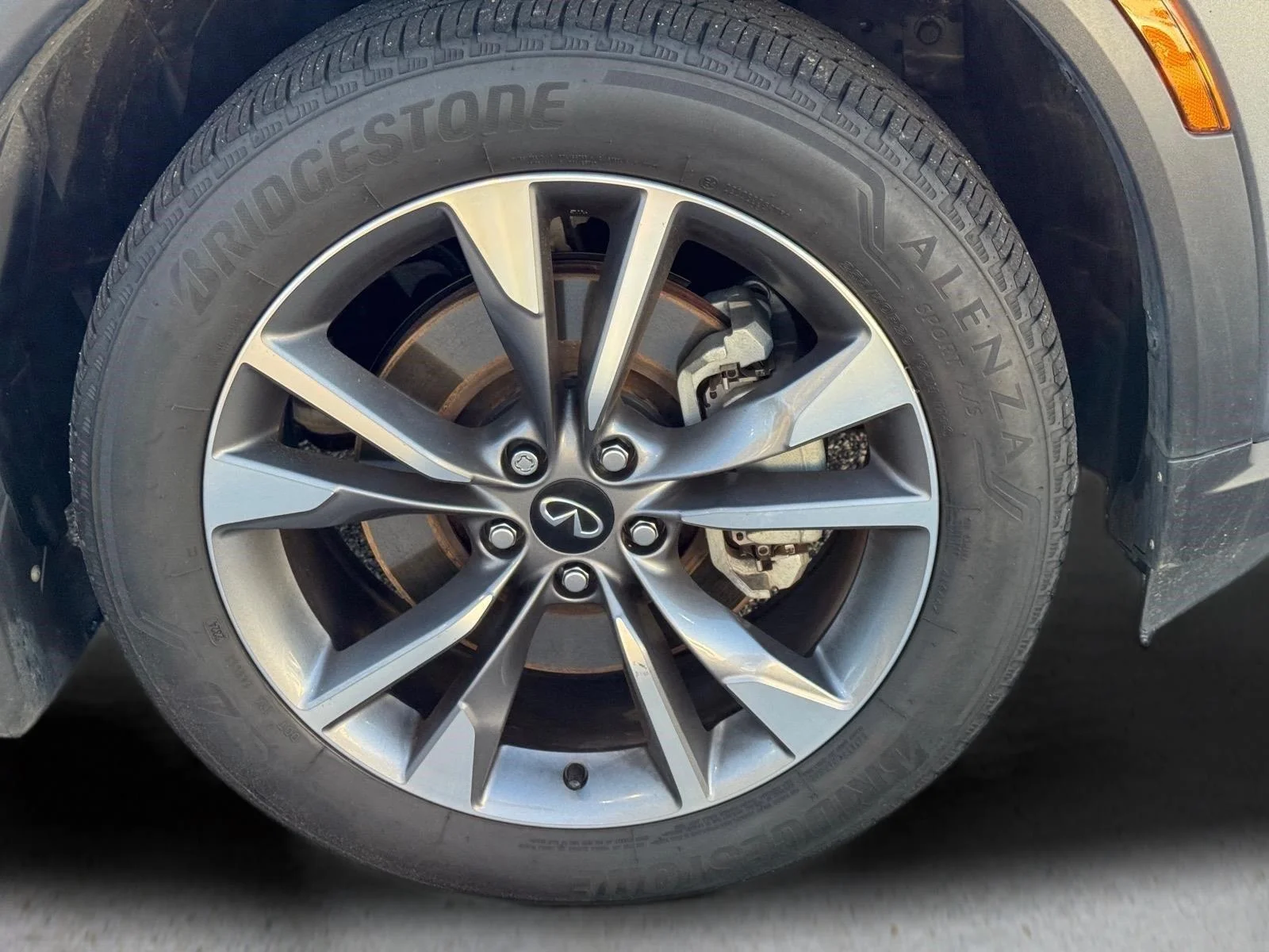 Used 2025 Graphite Shadow INFINITI LUXE image 10