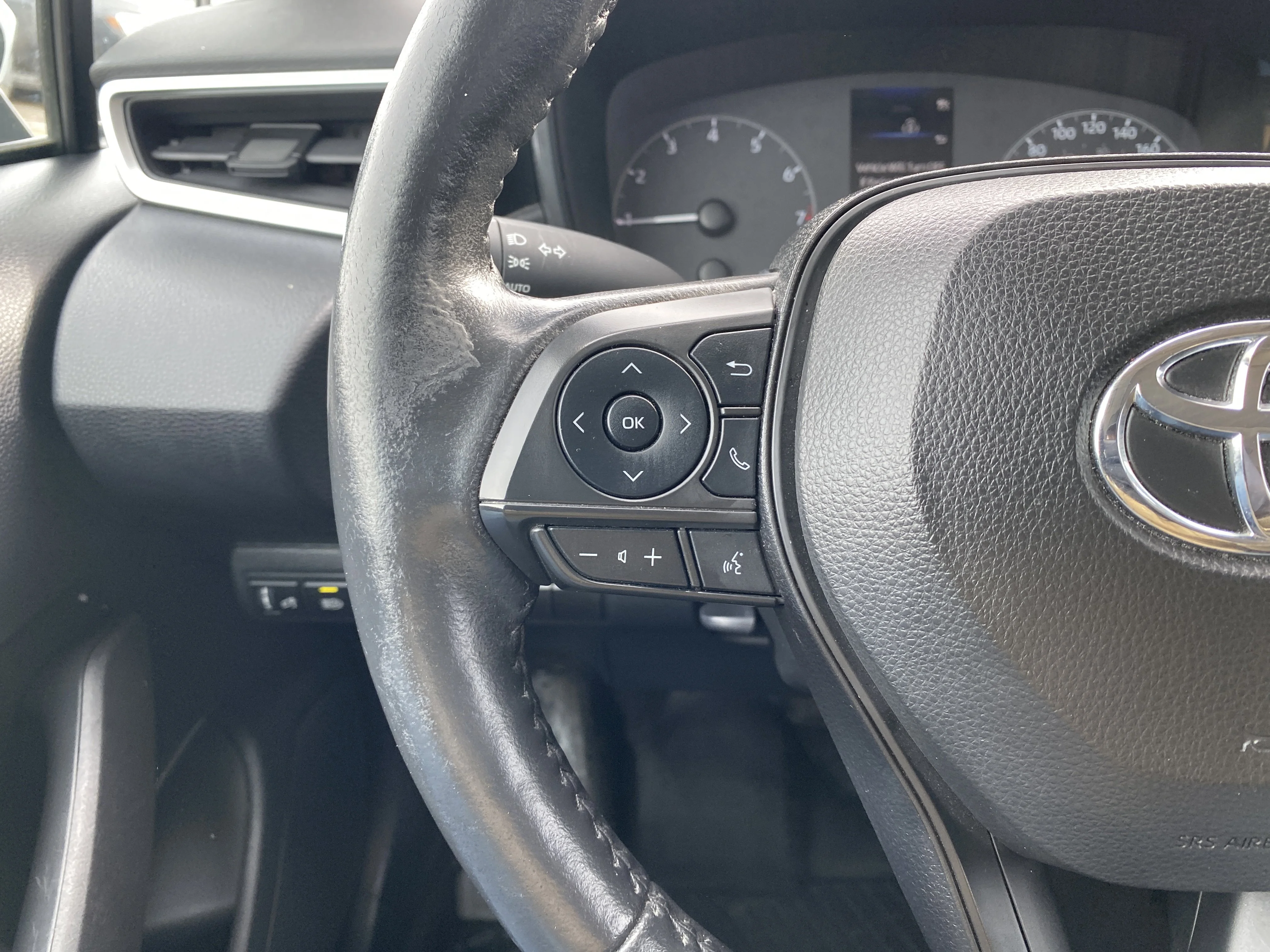 Certified Used 2024 White Toyota LE * SUNROOF * REMOTE STARTER * ALLOYS * image 12