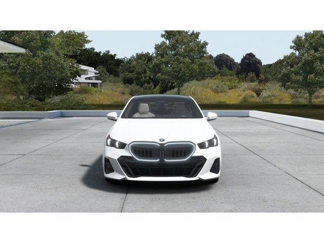 New 2027 Alpine White BMW  image 3