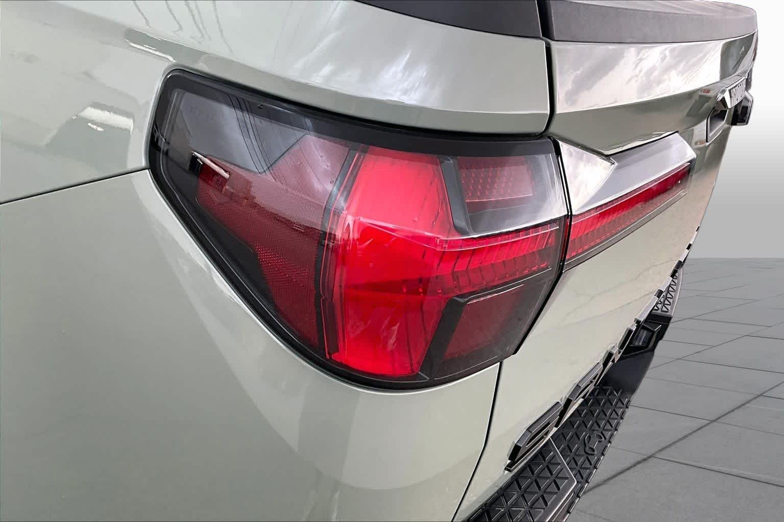 Certified Used 2025 Sage Gray Hyundai Limited image 29