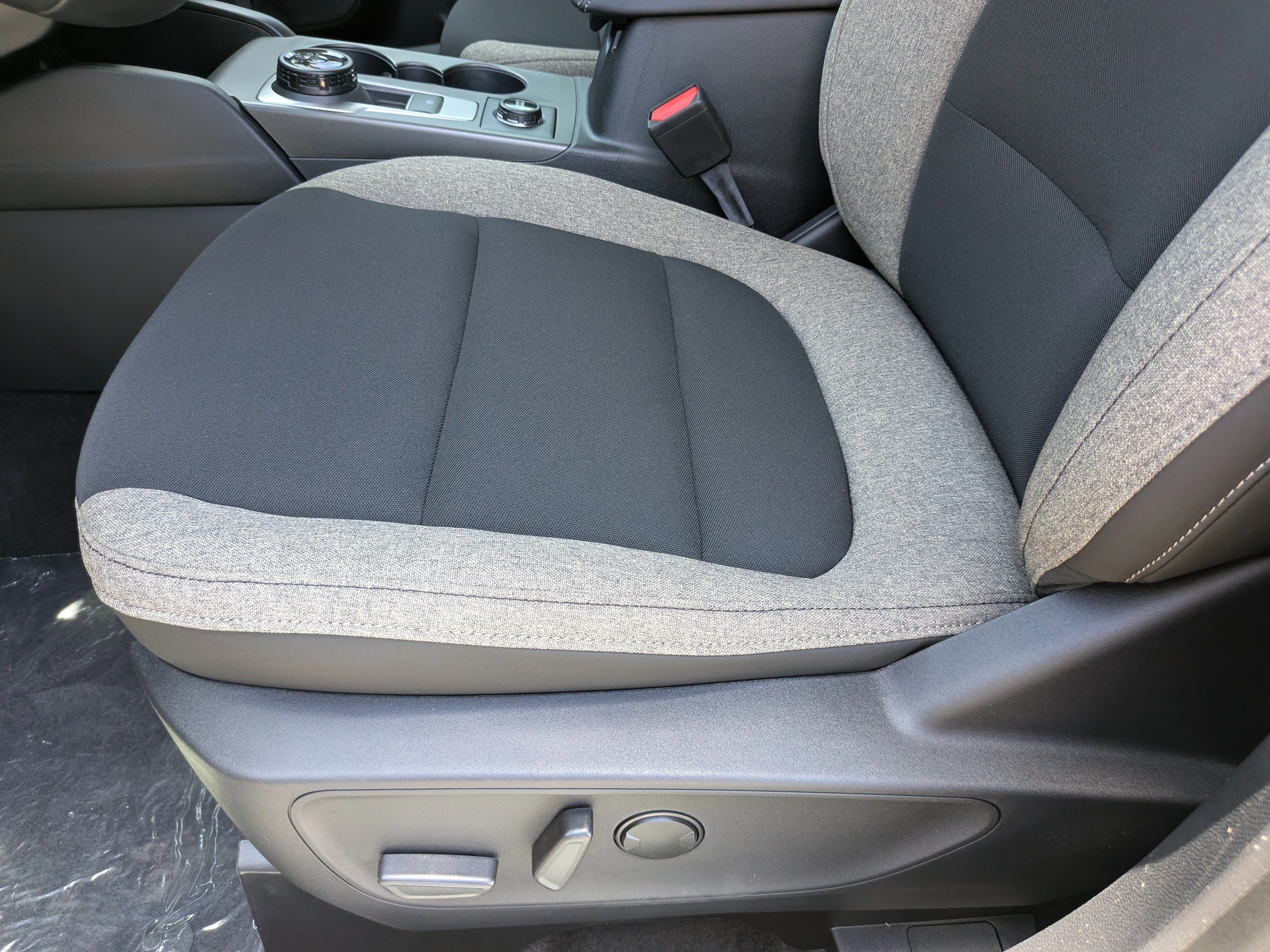 New 2026 Carbonized Gray Metallic Ford Big Bend® image 18
