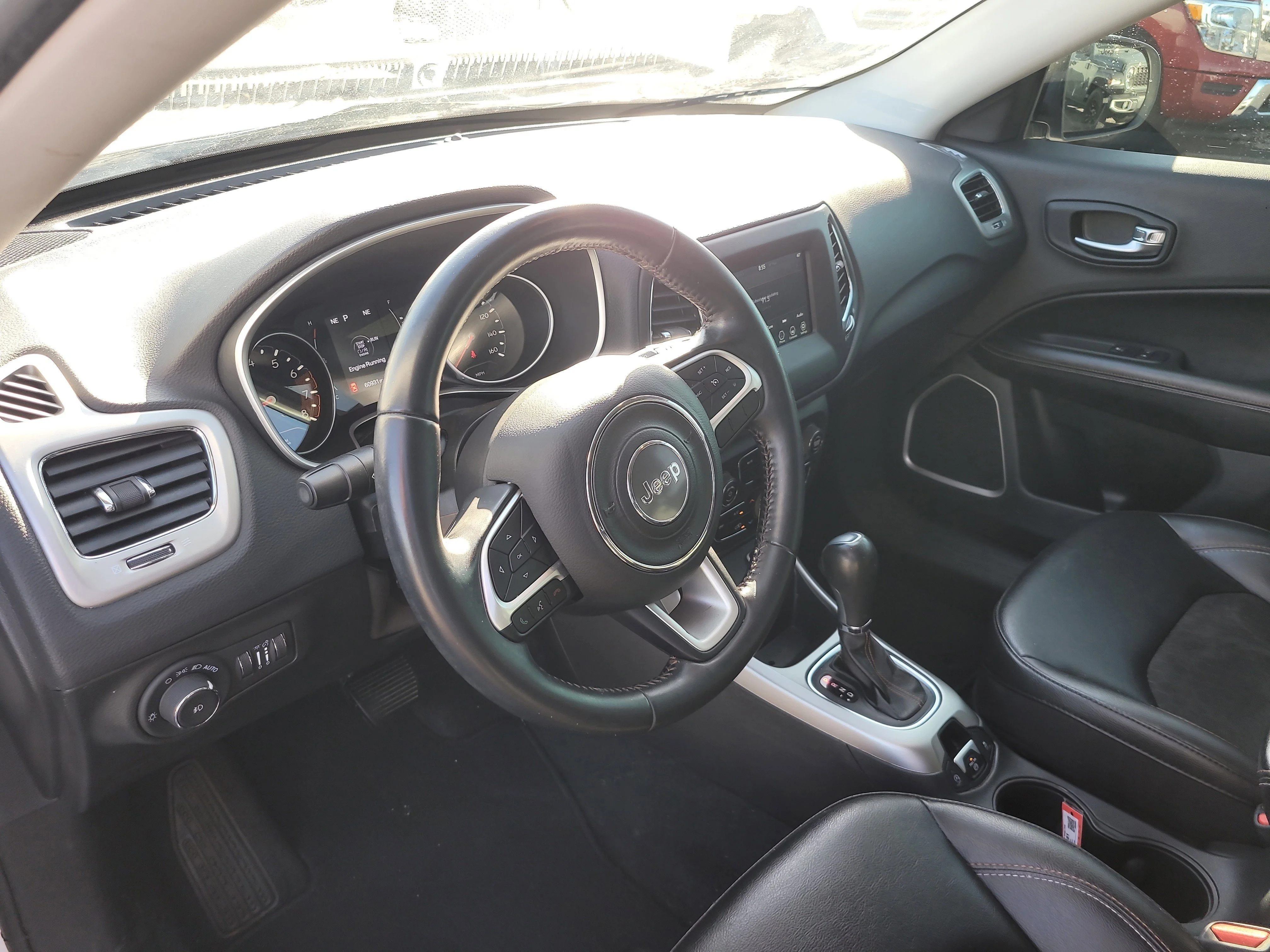 Used 2020 White Clearcoat Jeep Latitude image 18